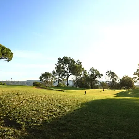Le Domaine De Saint Endreol Golf & منتجع